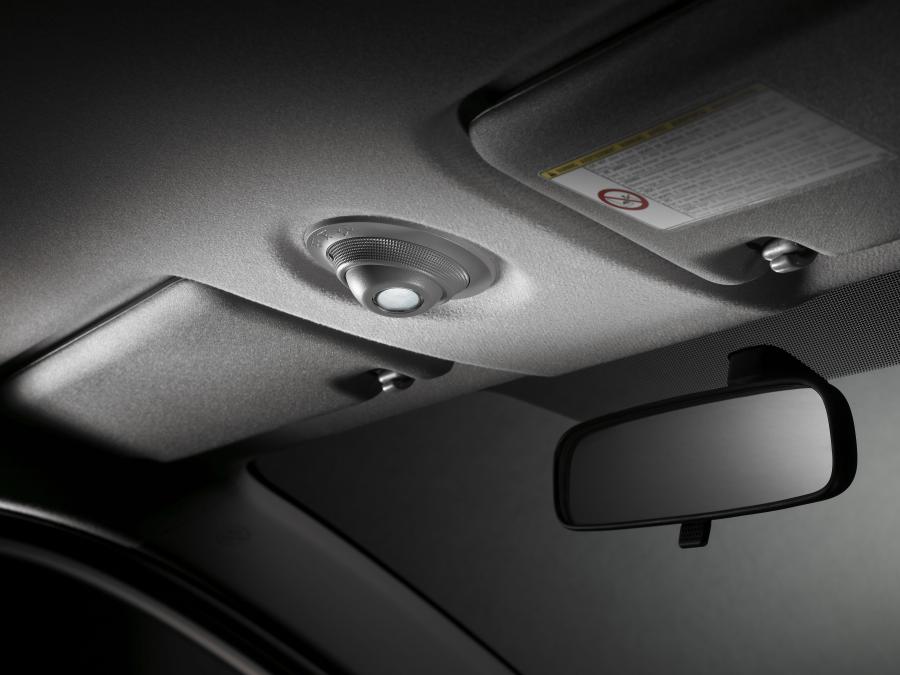 Детали интерьера Scion iQ 2011 года  (фото 11 из 42)